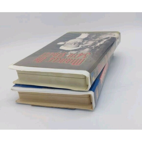 Miracle On 34th Street VHS Lot Of 2 Both Versions 1947 & 1995 Original & Remake - Picture 5 of 13